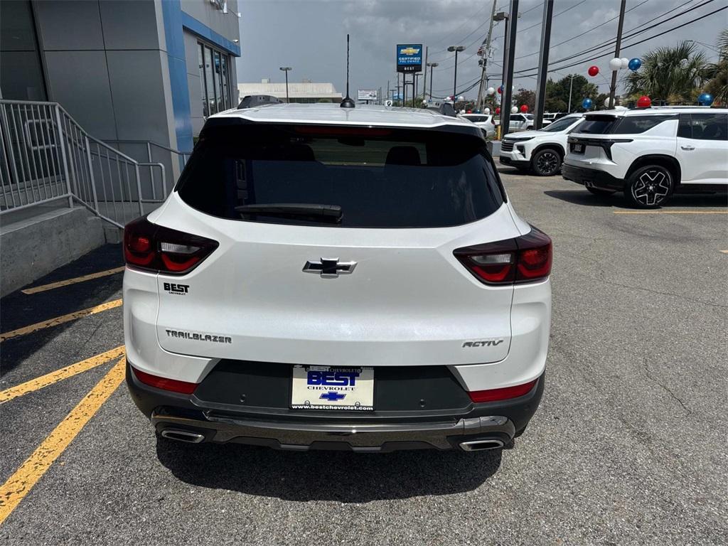 new 2025 Chevrolet TrailBlazer car, priced at $28,425