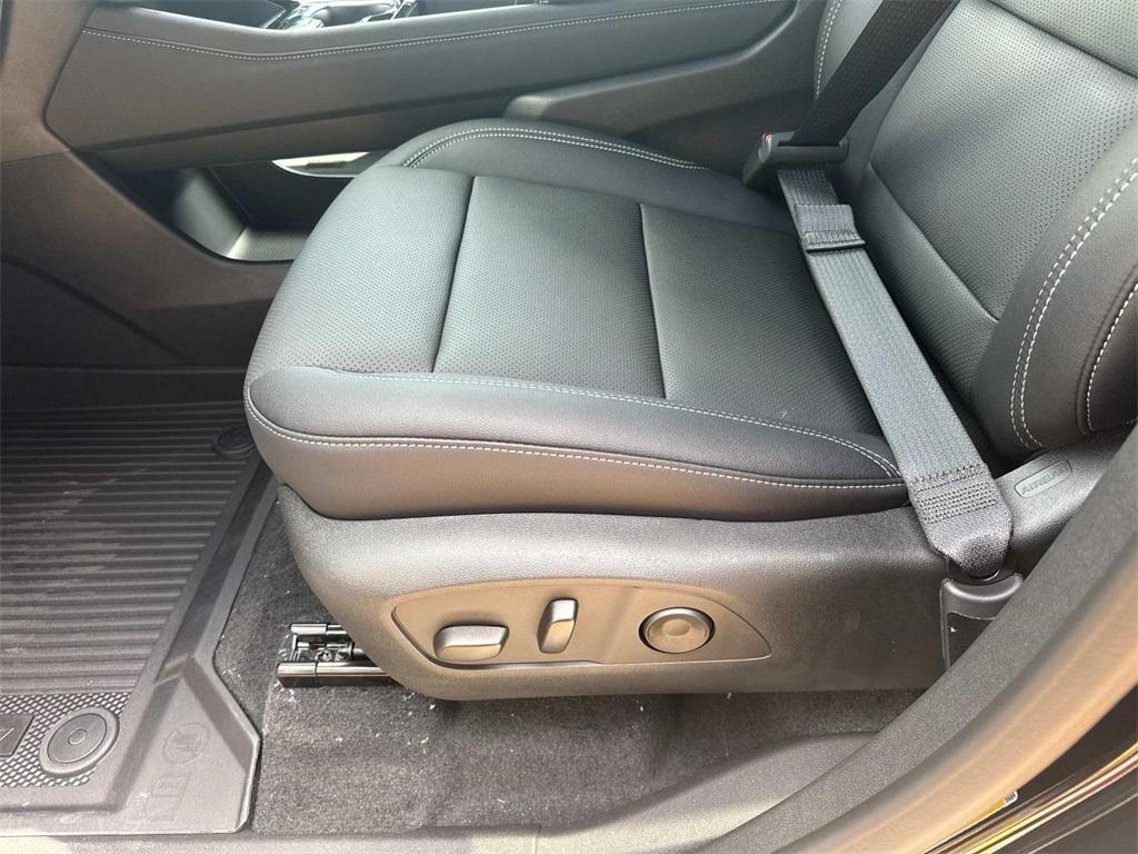 new 2025 Chevrolet Traverse car, priced at $43,460