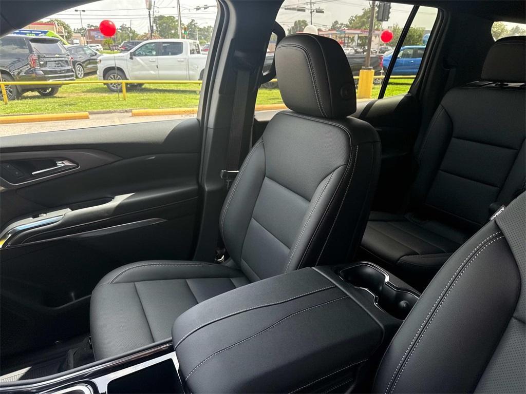 new 2025 Chevrolet Traverse car, priced at $43,460