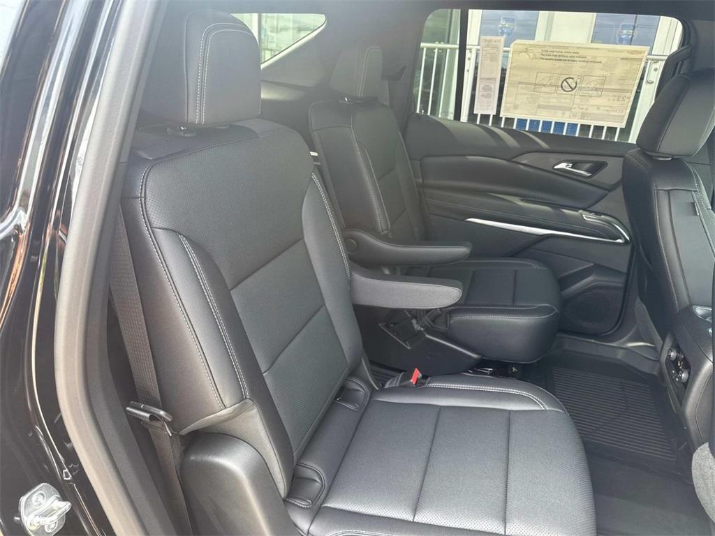 new 2025 Chevrolet Traverse car, priced at $43,460