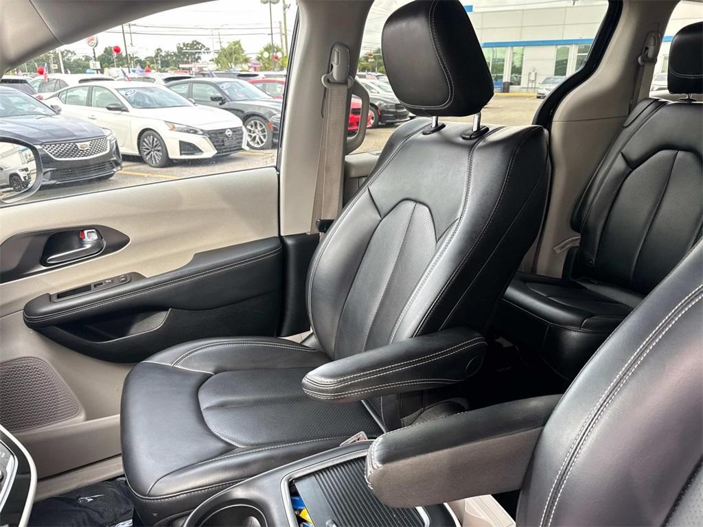 used 2023 Chrysler Pacifica car, priced at $23,785