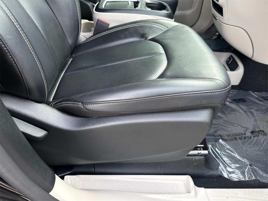 used 2023 Chrysler Pacifica car, priced at $23,785