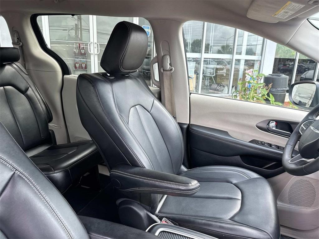 used 2023 Chrysler Pacifica car, priced at $23,785