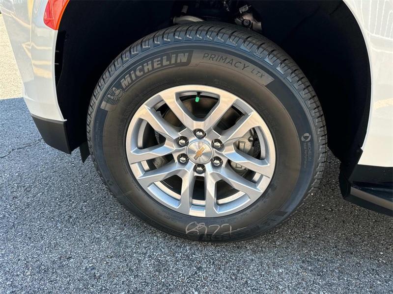 new 2024 Chevrolet Suburban car, priced at $65,310