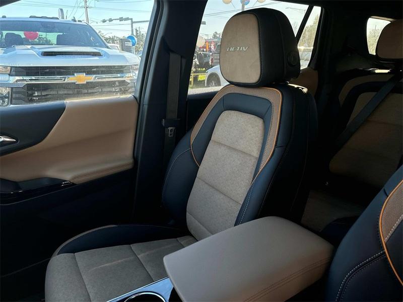 new 2025 Chevrolet Equinox car, priced at $34,475