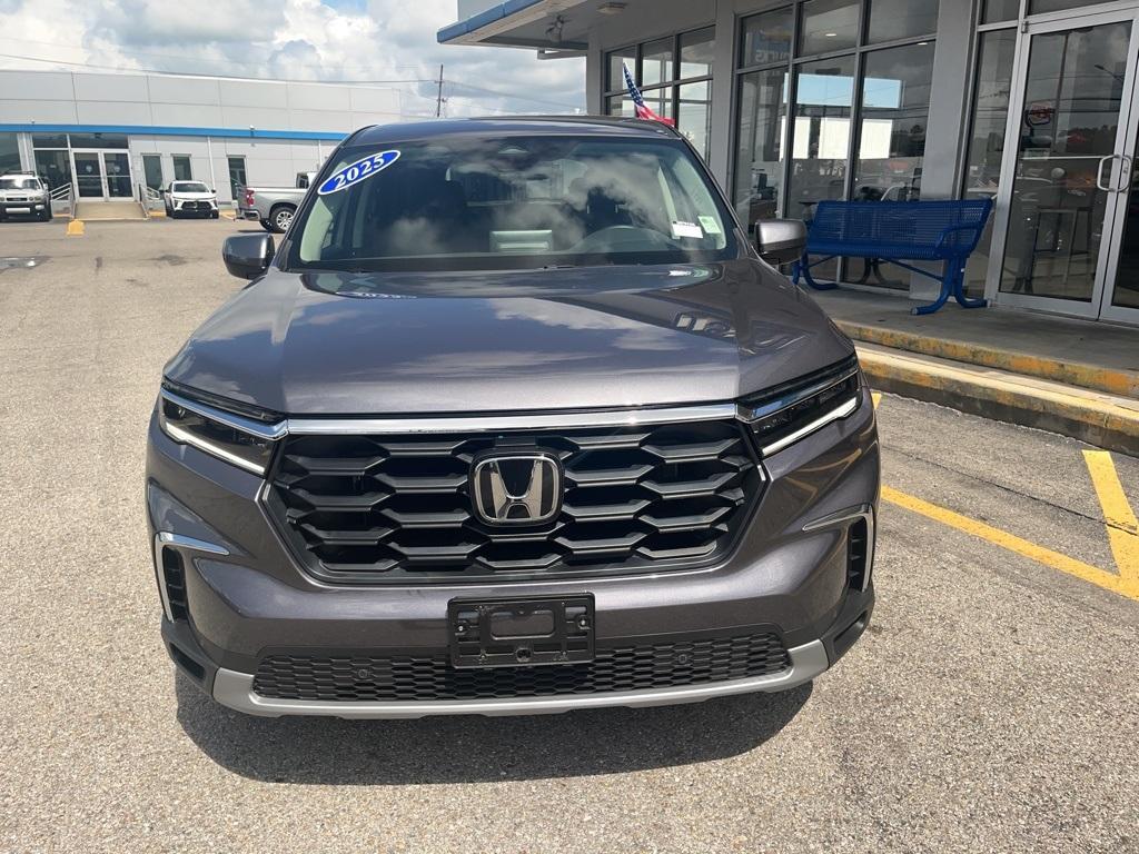 used 2025 Honda Pilot car, priced at $42,998