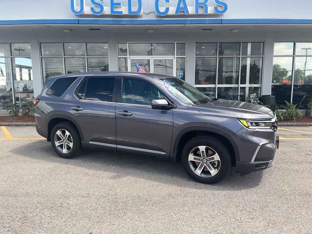 used 2025 Honda Pilot car, priced at $42,998
