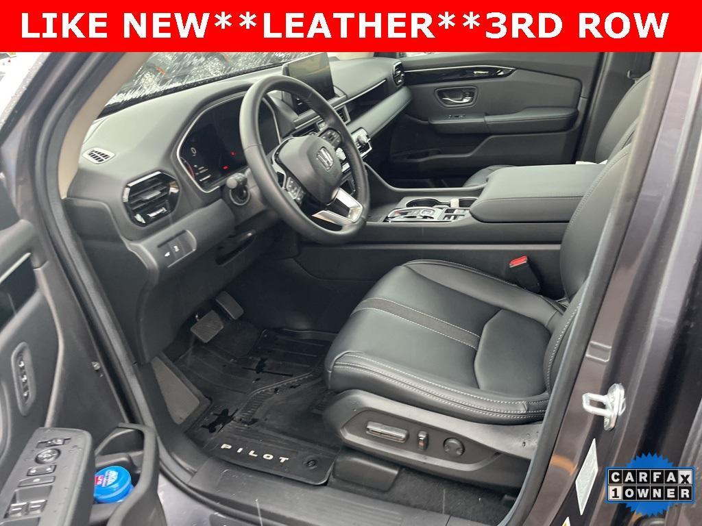 used 2025 Honda Pilot car, priced at $42,998