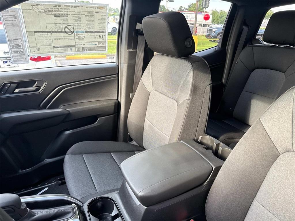 new 2025 Chevrolet Colorado car, priced at $40,095