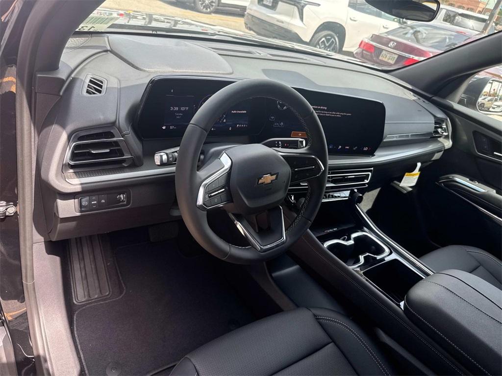 new 2025 Chevrolet Traverse car, priced at $44,240