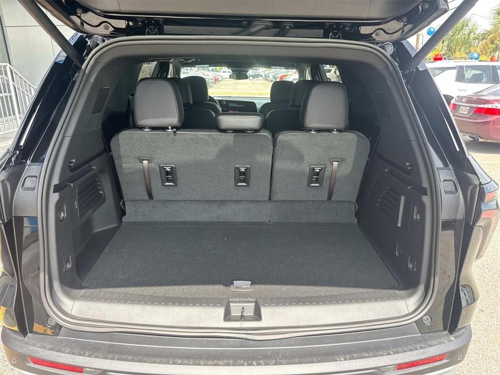 new 2025 Chevrolet Traverse car, priced at $44,240