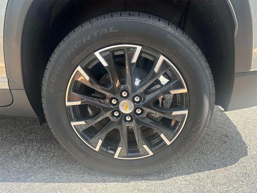 new 2025 Chevrolet Traverse car, priced at $46,195