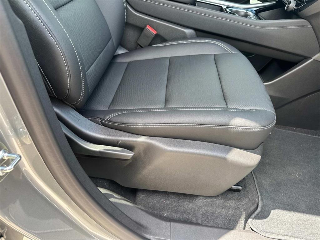 new 2025 Chevrolet Traverse car, priced at $46,195