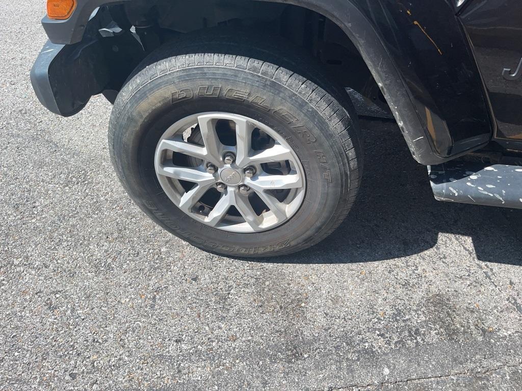 used 2023 Jeep Gladiator car, priced at $32,995