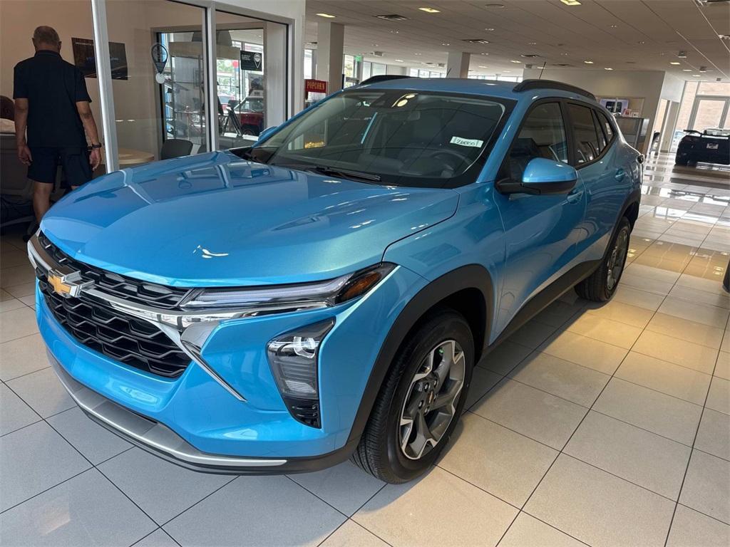 new 2025 Chevrolet Trax car, priced at $26,325