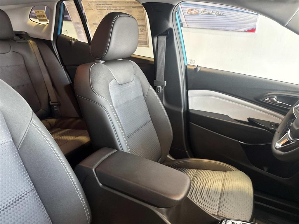 new 2025 Chevrolet Trax car, priced at $26,325