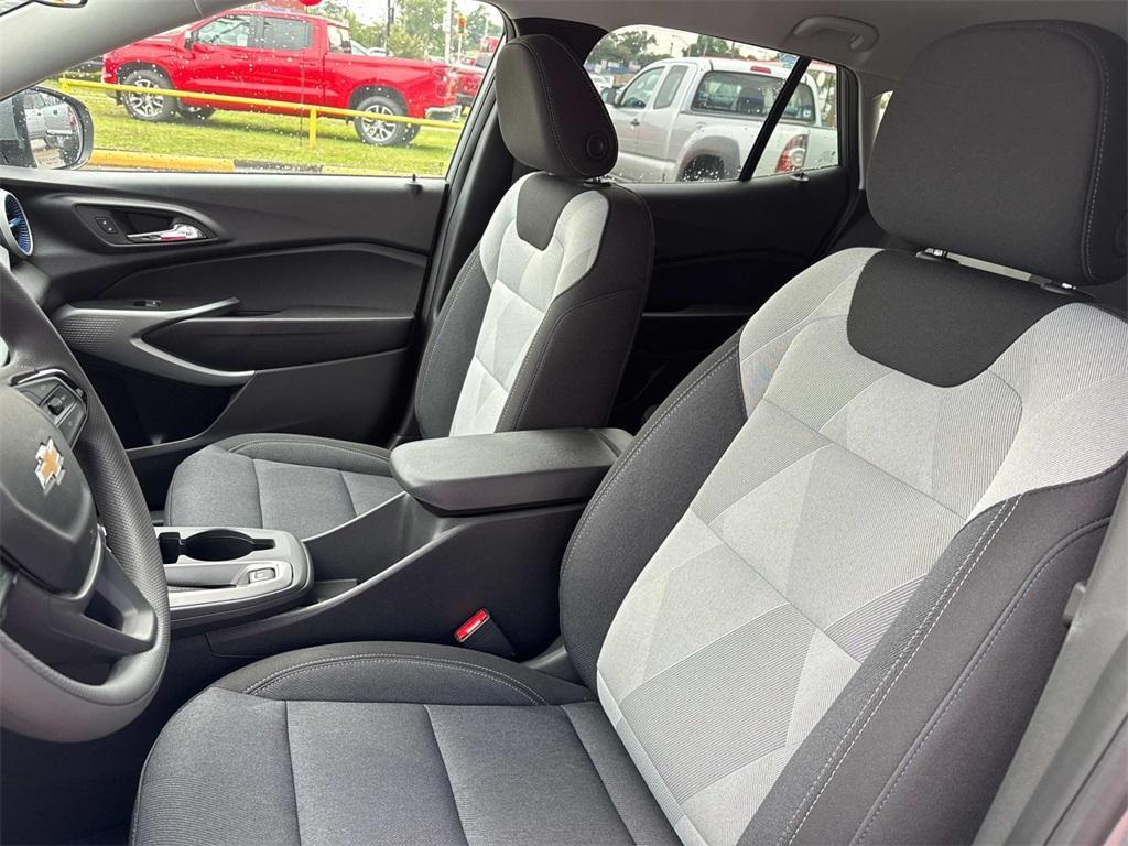 new 2025 Chevrolet Trax car, priced at $22,800