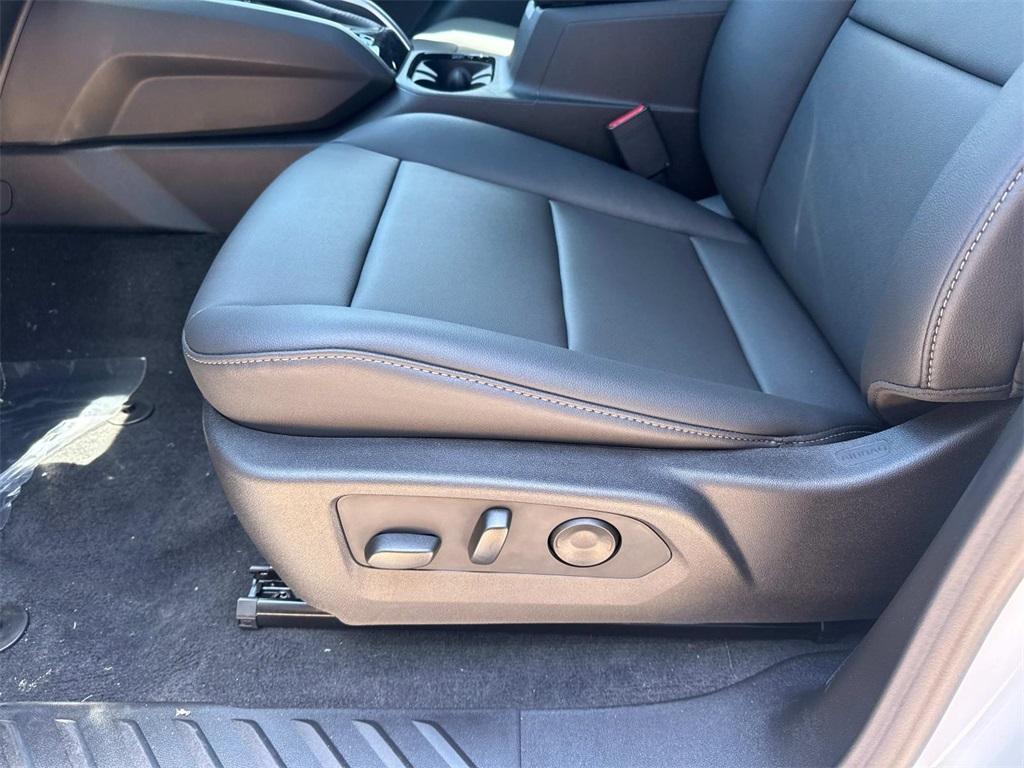 new 2025 Chevrolet Colorado car, priced at $37,505