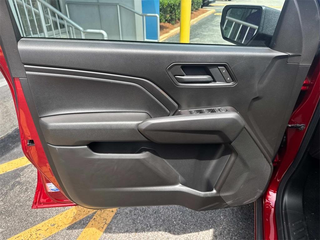 new 2025 Chevrolet Colorado car, priced at $33,600