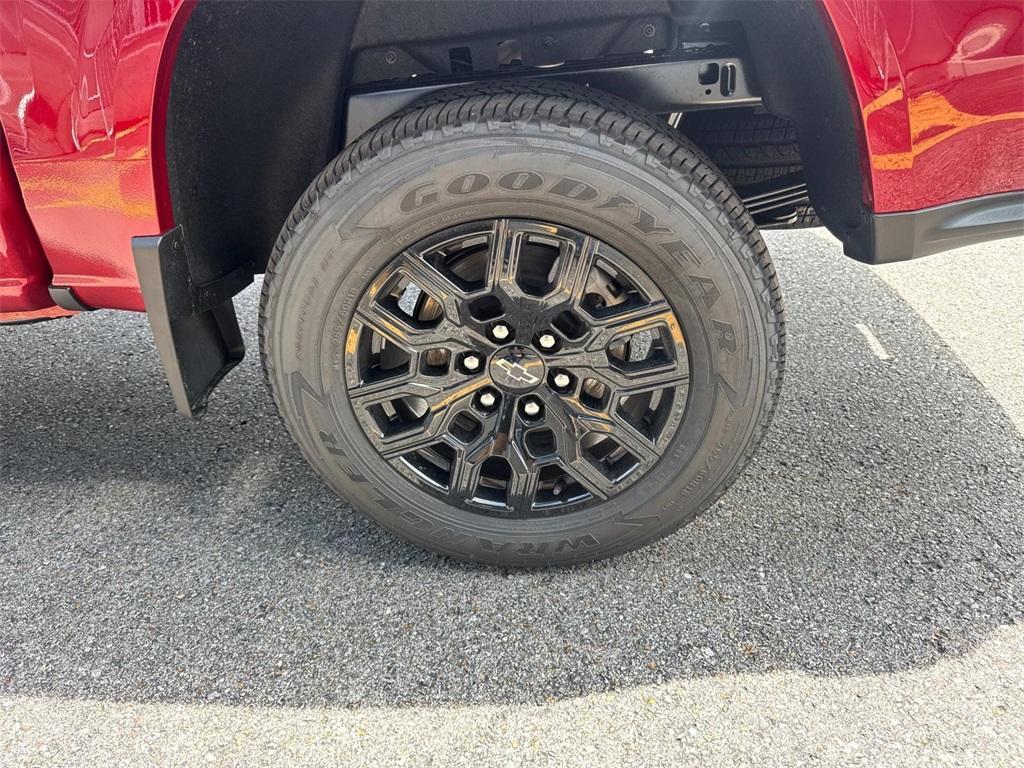 new 2025 Chevrolet Colorado car, priced at $33,600