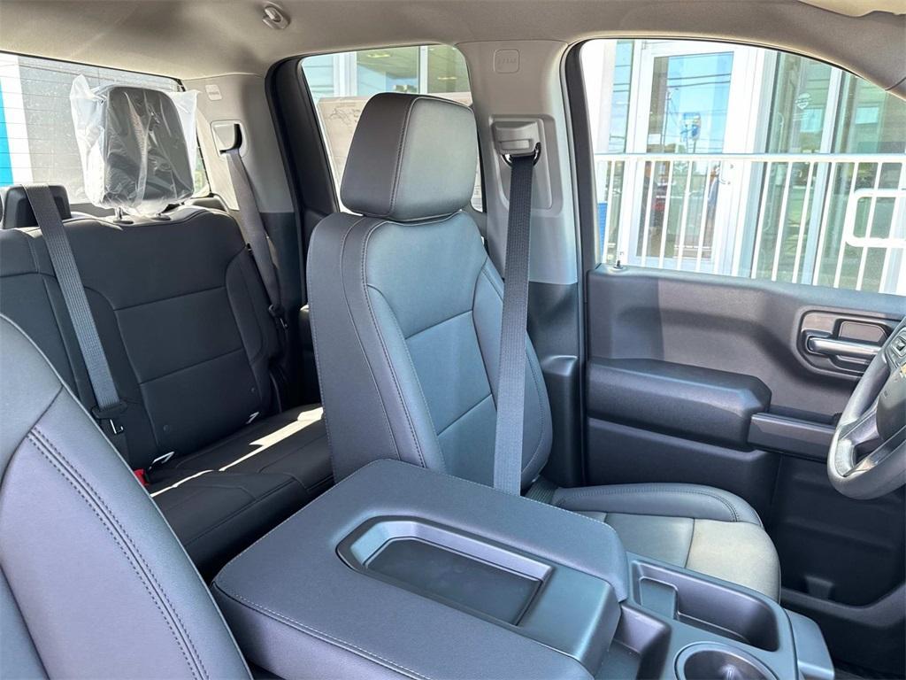new 2025 Chevrolet Silverado 1500 car, priced at $39,985