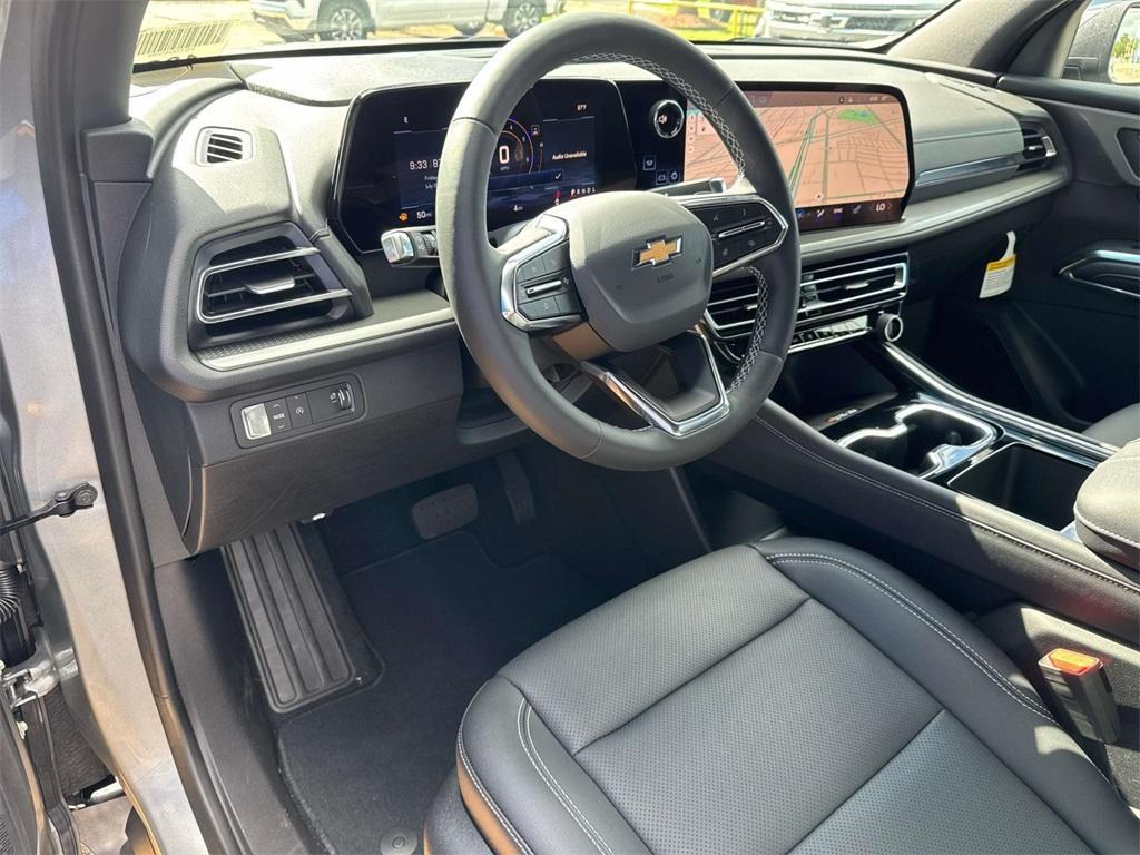 new 2025 Chevrolet Traverse car, priced at $42,740