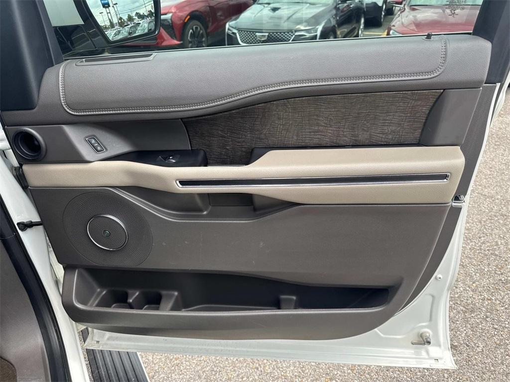 used 2021 Ford Expedition car, priced at $28,995