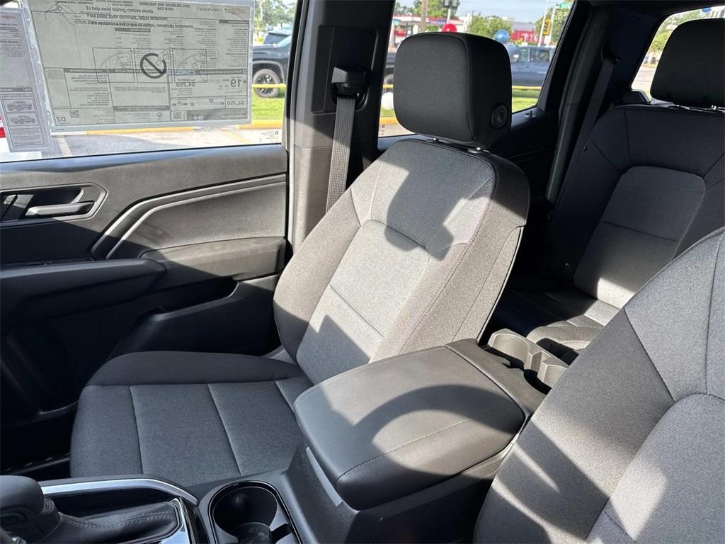 new 2025 Chevrolet Colorado car, priced at $40,715