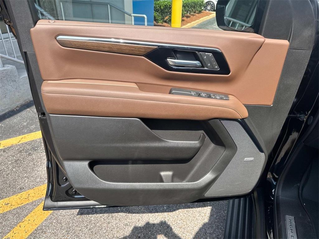 new 2025 Chevrolet Suburban car, priced at $88,780