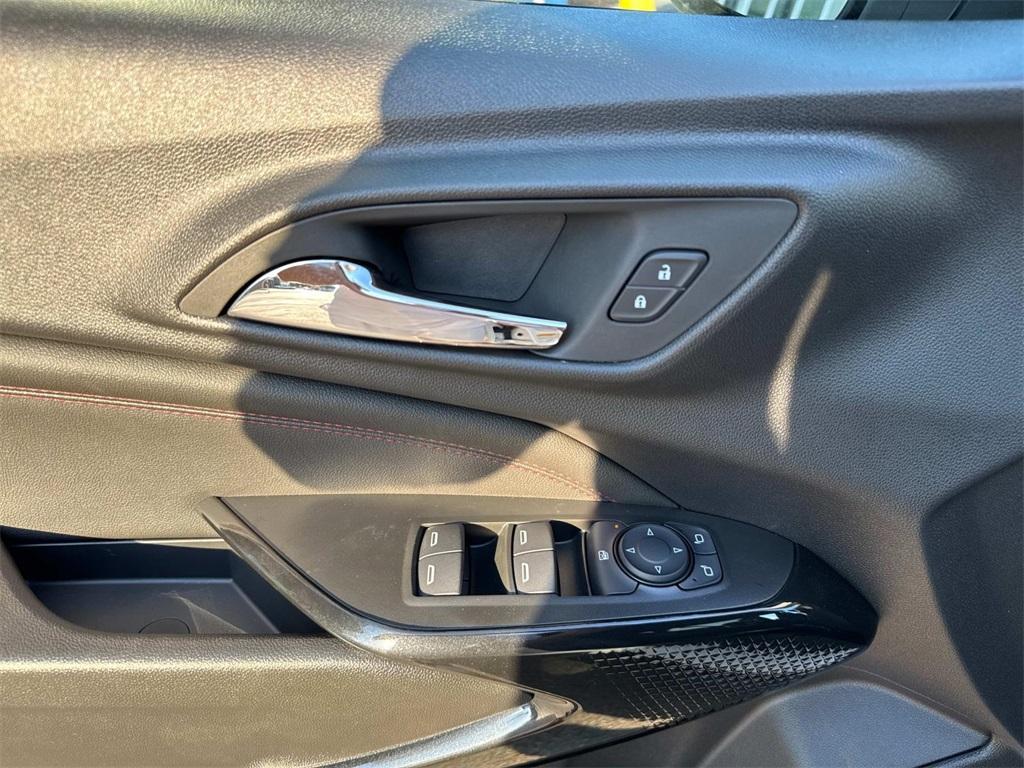 new 2025 Chevrolet Trax car, priced at $26,335