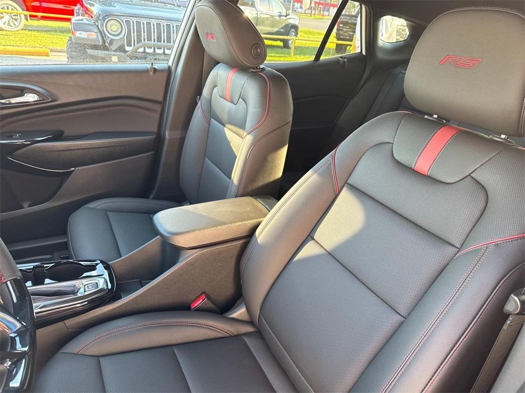 new 2025 Chevrolet Trax car, priced at $26,335