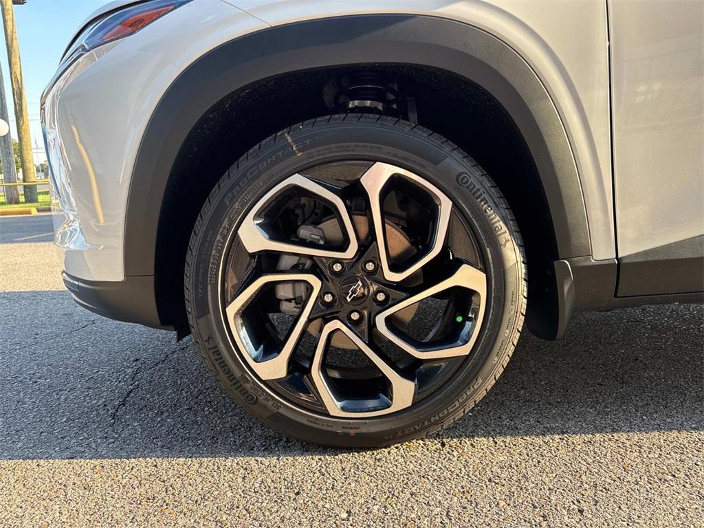 new 2025 Chevrolet Trax car, priced at $26,335