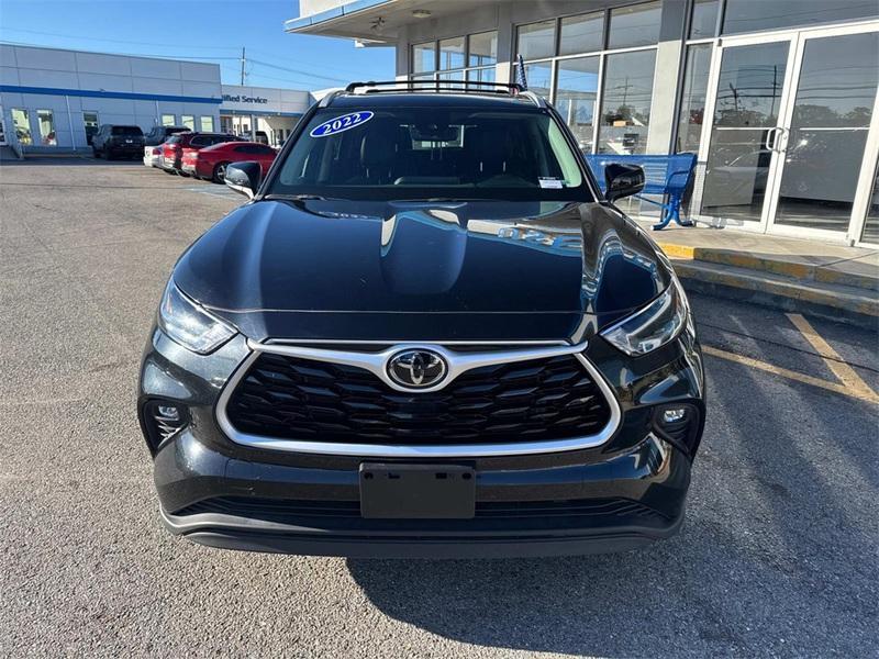 used 2022 Toyota Highlander car, priced at $33,949