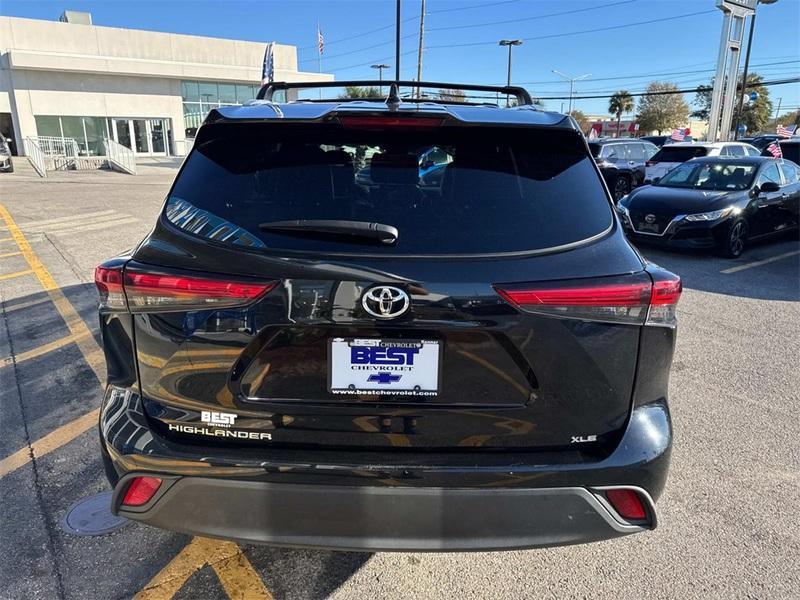 used 2022 Toyota Highlander car, priced at $33,949