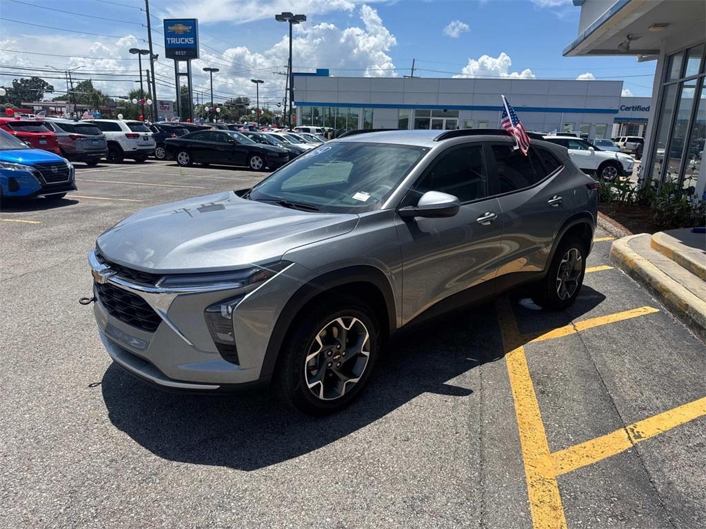 used 2024 Chevrolet Trax car, priced at $22,995