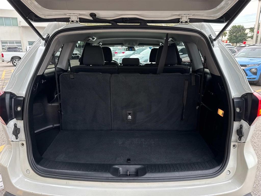 used 2018 Toyota Highlander car, priced at $21,595