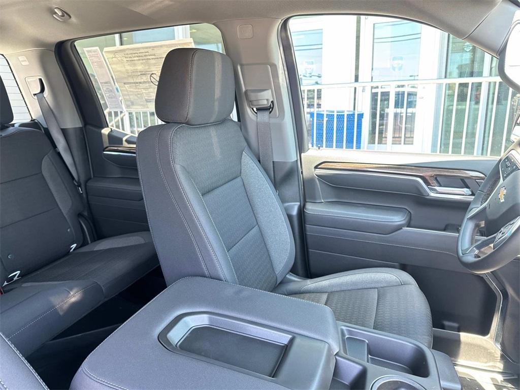 new 2025 Chevrolet Silverado 1500 car, priced at $41,220