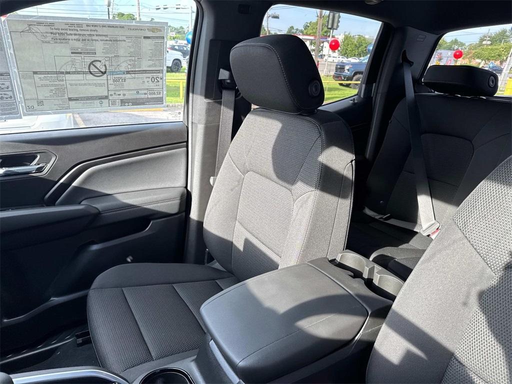 new 2025 Chevrolet Colorado car, priced at $33,680