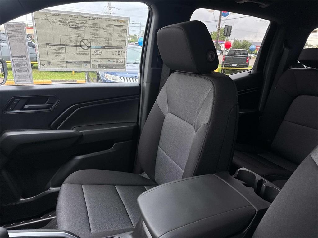 new 2025 Chevrolet Colorado car, priced at $39,945