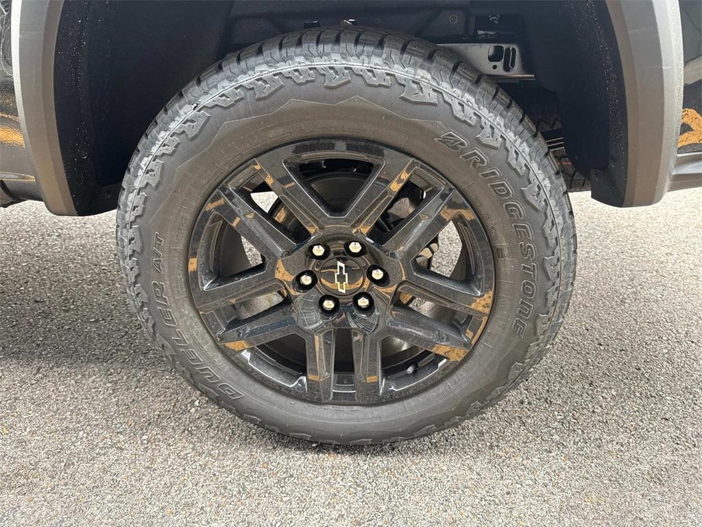 new 2025 Chevrolet Colorado car, priced at $39,945