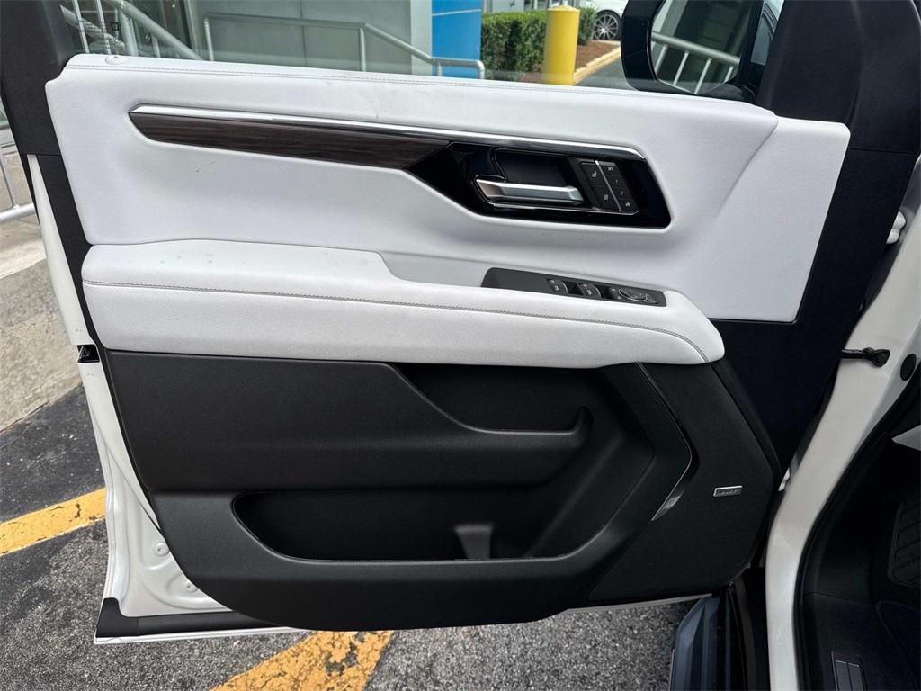new 2025 Chevrolet Tahoe car, priced at $78,225