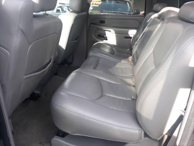 used 2006 Chevrolet Suburban car, priced at $5,995