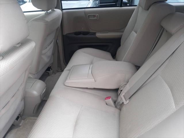 used 2005 Toyota Highlander car, priced at $5,995