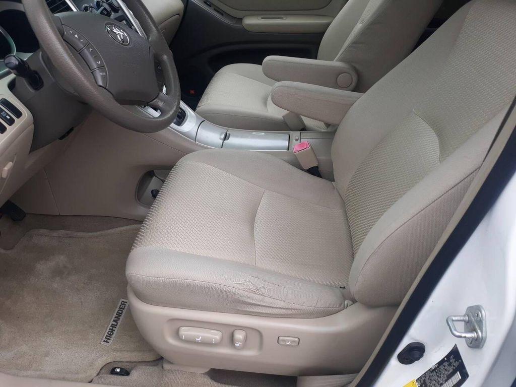 used 2005 Toyota Highlander car, priced at $5,995