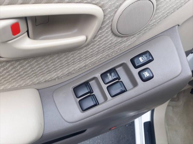 used 2005 Toyota Highlander car, priced at $5,995