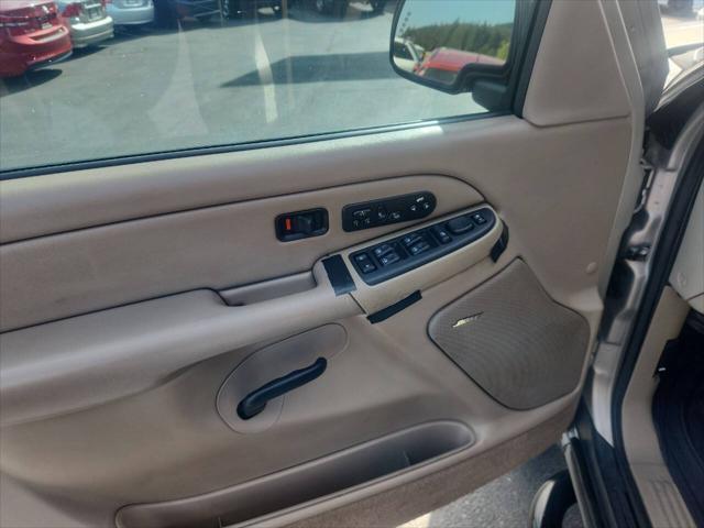 used 2005 Chevrolet Suburban car, priced at $4,650