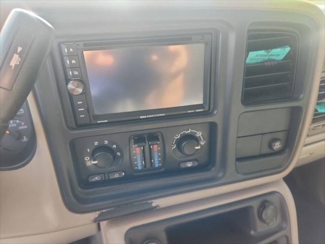 used 2005 Chevrolet Suburban car, priced at $4,650