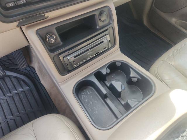 used 2005 Chevrolet Suburban car, priced at $4,650