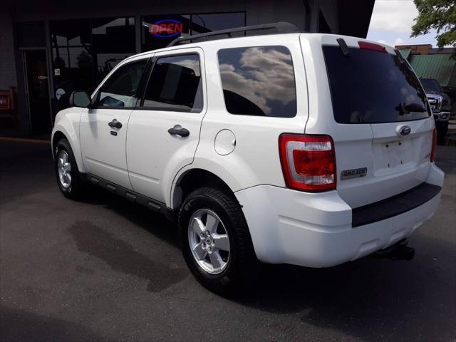 used 2009 Ford Escape car, priced at $4,995