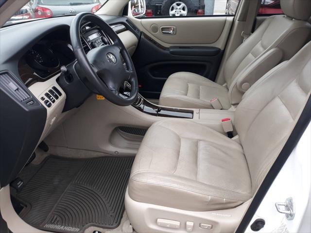 used 2002 Toyota Highlander car, priced at $4,995